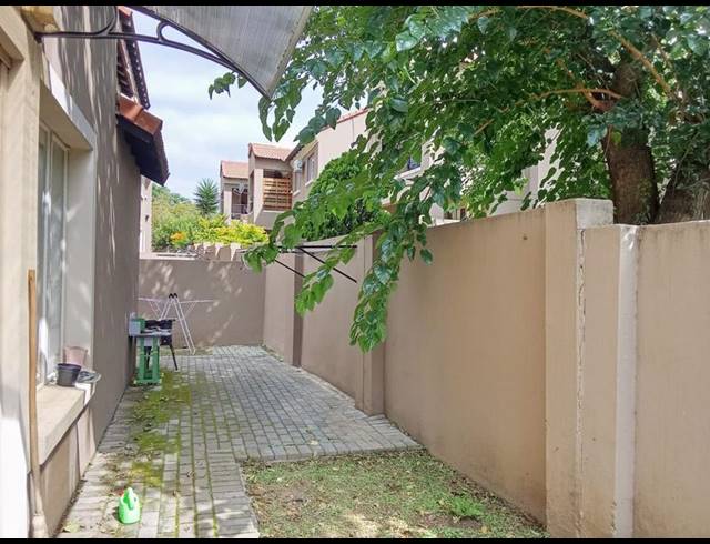 2 BEDROOM TOWNHOUSE FOR SALE IN HALFWAY GARDENS